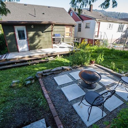 Huckleberry Cottage Прінс-Руперт Екстер'єр фото